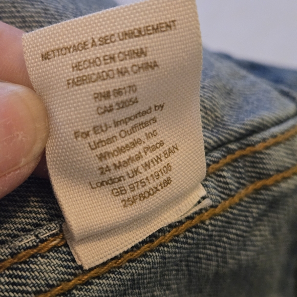 Free People Woman's Sweater Sleeve Distressed Jean Jacket Size Med Cropped EUC - Picture 11 of 16